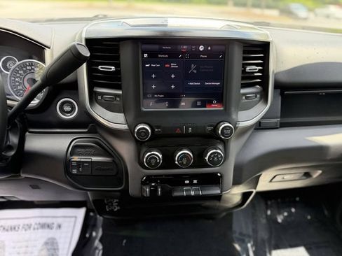Used 2024 RAM 2500 Big Horn AWD/4WD image 16