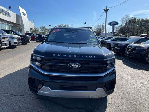 Certified 2025 Ford Expedition Platinum AWD/4WD image 10