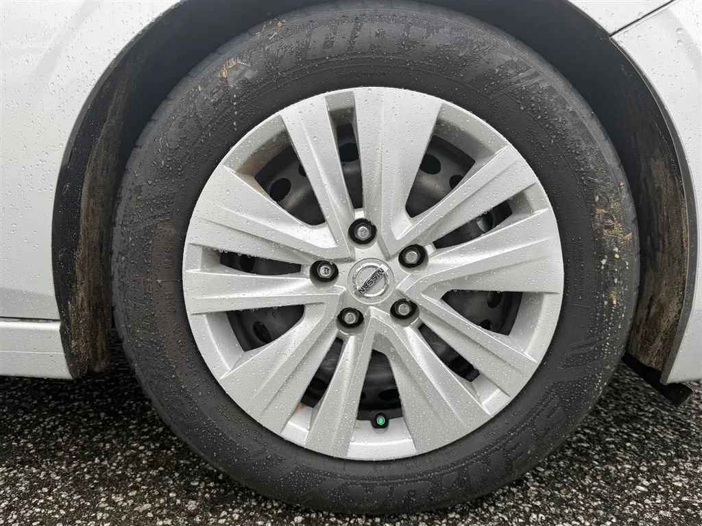 Used 2023 Nissan Sentra S FWD image 32