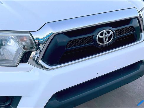 Used 2014 Toyota Tacoma PreRunner image 28