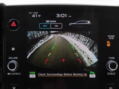 Used 2024 Subaru Ascent Premium w/ Convenience Package image 5