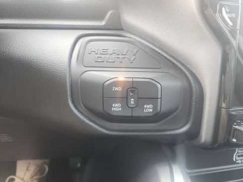 New 2025 RAM 2500 Laramie AWD/4WD image 14