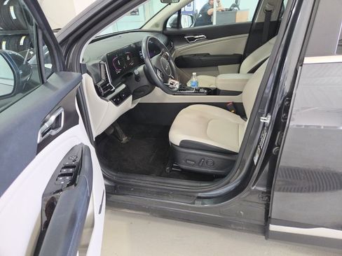 Used 2024 Kia Sportage EX image 5