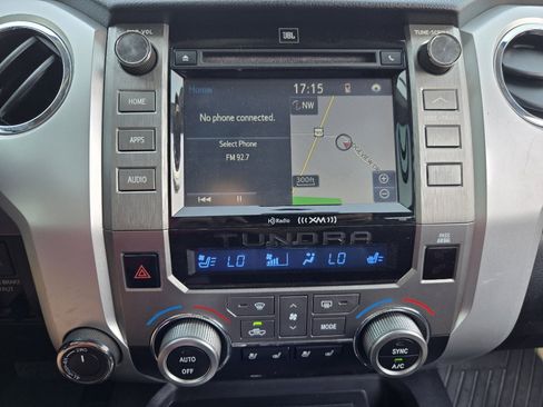 Used 2018 Toyota Tundra 4x4 CrewMax image 18