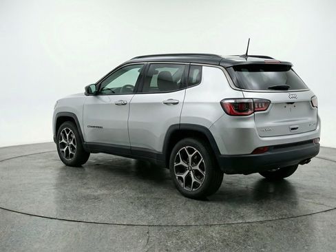 Used 2025 Jeep Compass Limited AWD/4WD image 6
