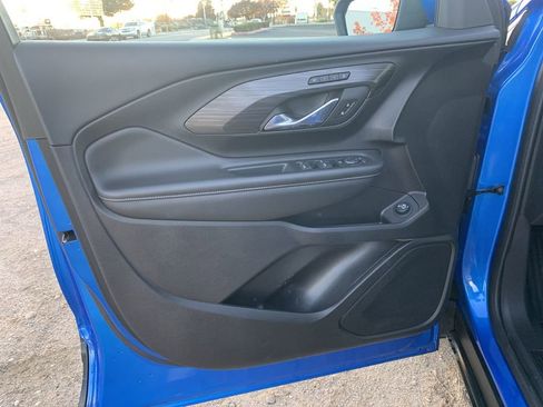 Used 2024 GMC Terrain SLT image 20