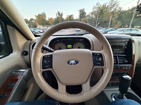 Used 2007 Ford Explorer Eddie Bauer image 22