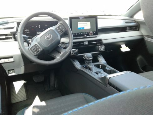 New 2026 Toyota RAV4 SE image 5