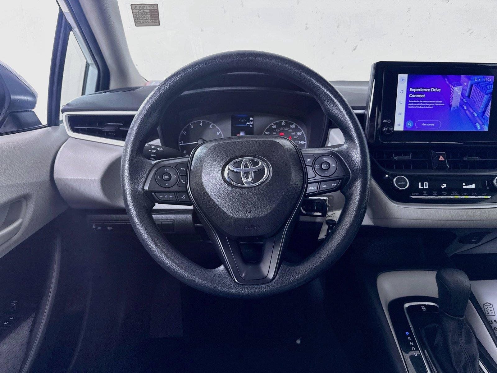 Used 2025 Toyota Corolla LE FWD image 20