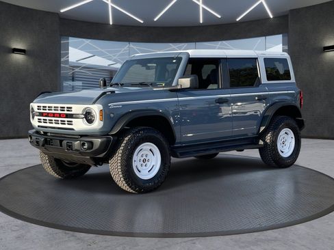 Used 2025 Ford Bronco Heritage Edition AWD/4WD image 2