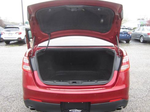 Used 2013 Ford Taurus Limited FWD image 30