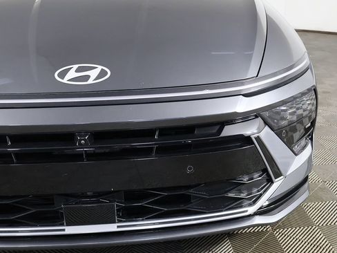 Used 2025 Hyundai Sonata Limited FWD image 18