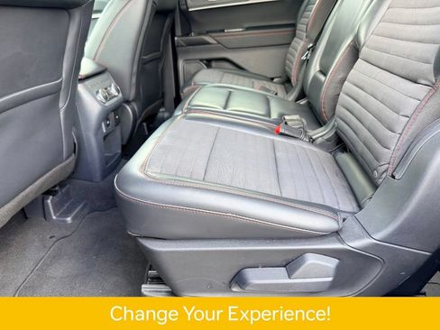 Used 2025 Ford Explorer ST-Line w/ ST-Line Street Pack AWD/4WD image 17