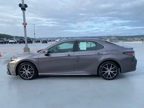 Certified 2024 Toyota Camry SE AWD/4WD image 9