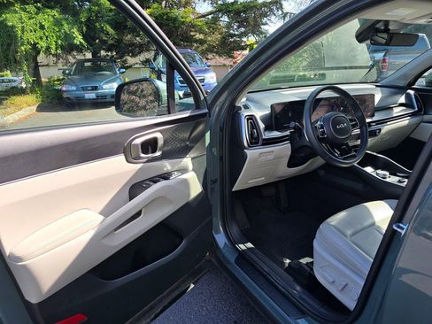 Certified 2025 Kia Sorento EX w/ EX Panoramic Sunroof Package AWD/4WD image 7