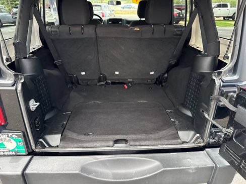 Used 2018 Jeep Wrangler Unlimited Sport S AWD/4WD image 20