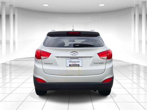 Used 2010 Hyundai Tucson GLS w/ Popular Equipment Pkg 2 FWD image 4