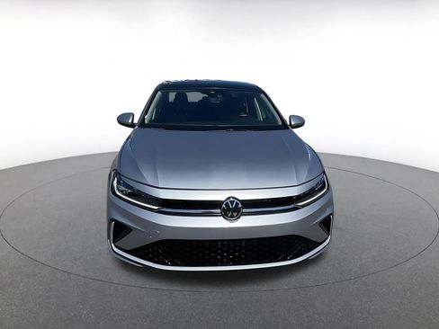 Used 2025 Volkswagen Jetta SE image 4