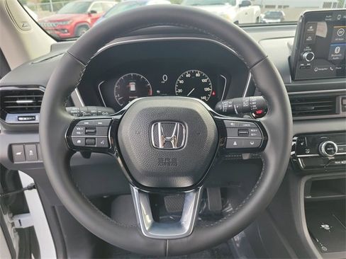 New 2025 Honda Pilot Touring image 23