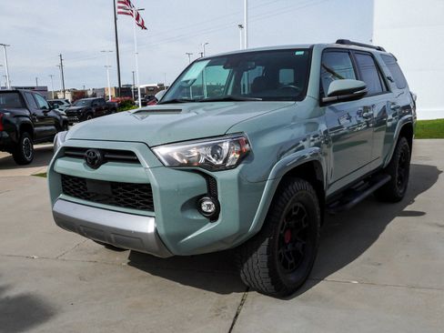 Certified 2023 Toyota 4Runner TRD Off-Road Premium w/ Moonroof Package AWD/4WD image 4
