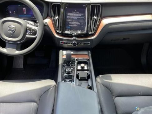 Used 2024 Volvo XC60 B5 Plus w/ Protection Package Premier AWD/4WD image 3