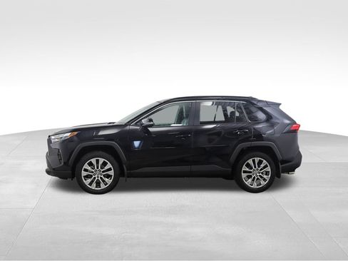 Used 2023 Toyota RAV4 XLE Premium image 2