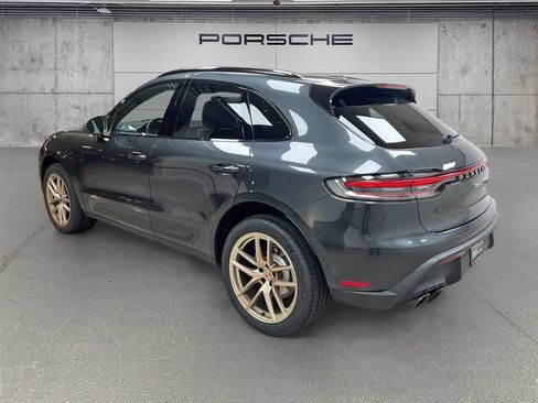 Certified 2023 Porsche Macan S AWD/4WD image 3