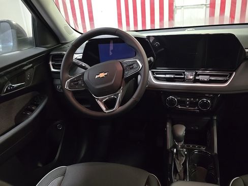 New 2025 Chevrolet TrailBlazer LT w/ Convenience Package image 18