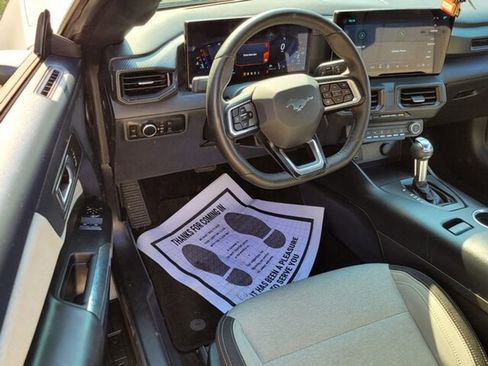 Used 2024 Ford Mustang Coupe image 7