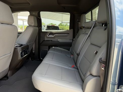 Used 2024 GMC Sierra 1500 SLT AWD/4WD image 28