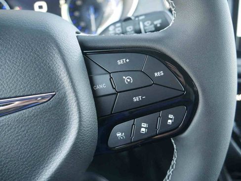 New 2026 Chrysler Pacifica Limited AWD/4WD image 36