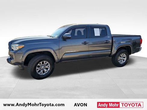 Used 2017 Toyota Tacoma SR5 w/ Tow Package AWD/4WD image 4
