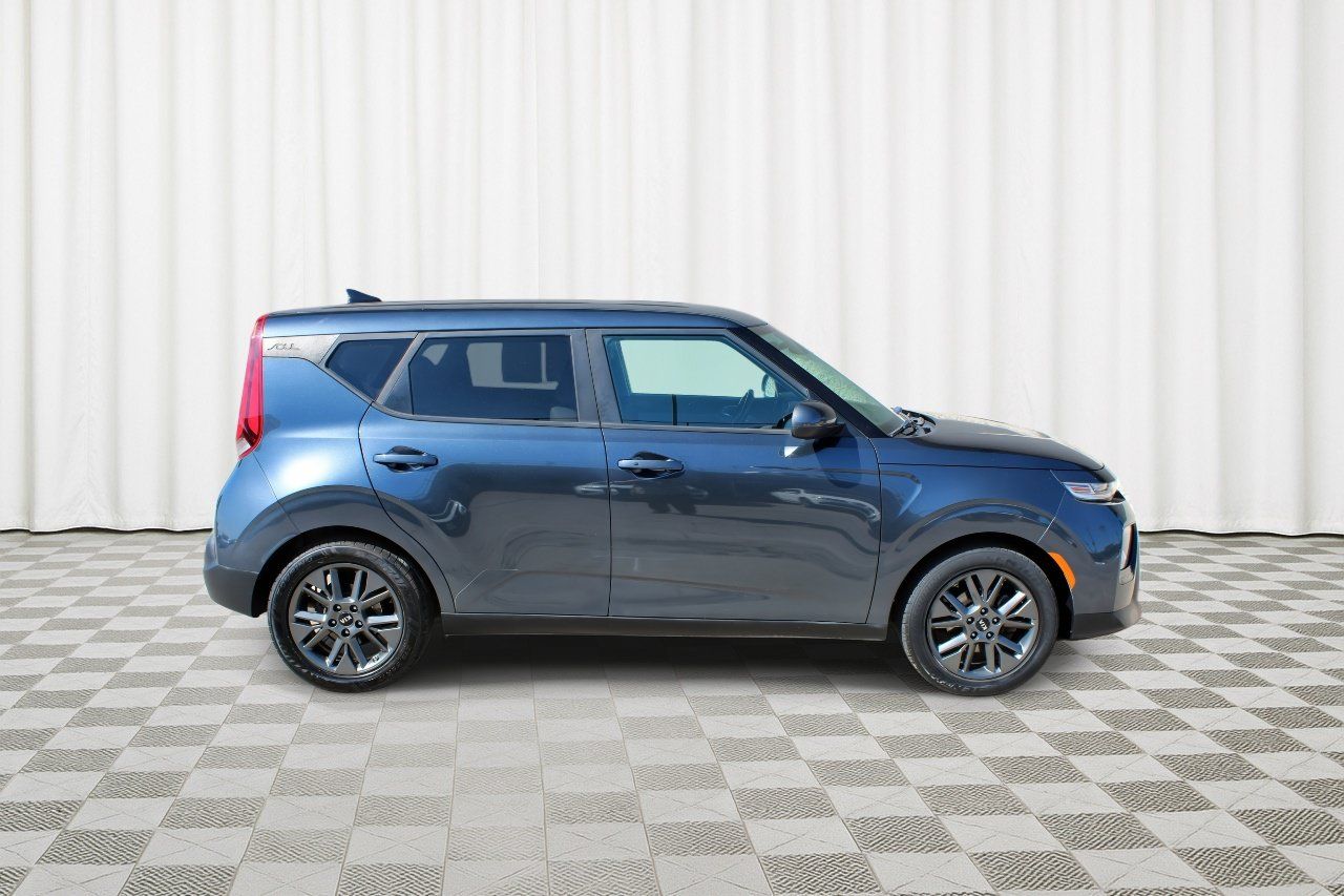 Used 2020 Kia Soul EX FWD image 3