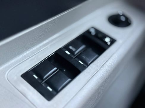 Used 2007 Dodge Magnum R/T w/ Convenience Group II RWD image 24
