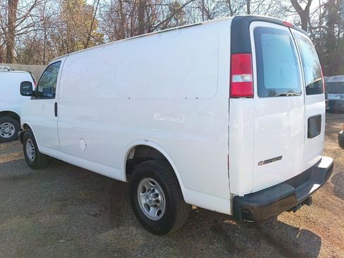 Used 2019 Chevrolet Express 2500 w/ Driver Convenience Package image 7