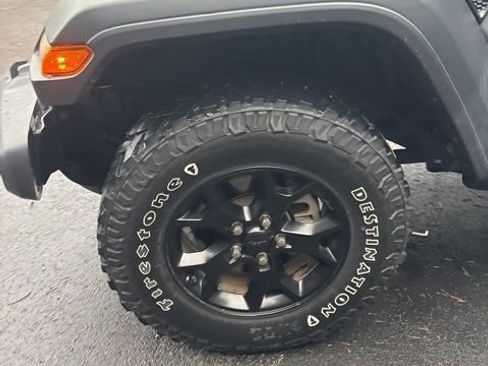 Used 2020 Jeep Wrangler Unlimited Willys image 42