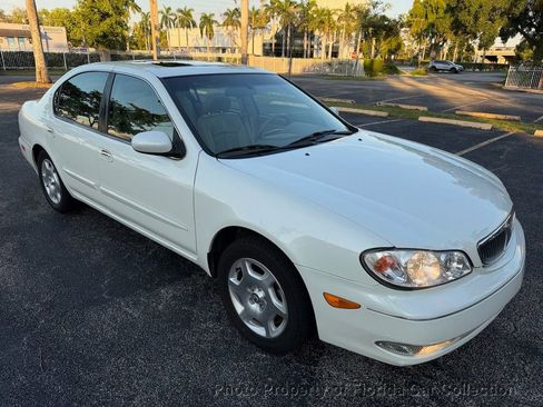 Used 2001 INFINITI I30 image 2