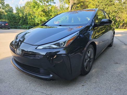 Used 2019 Toyota Prius XLE image 3
