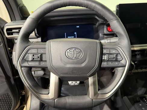 Used 2025 Toyota Tacoma TRD Sport w/ TRD Sport Premium Package AWD/4WD image 23
