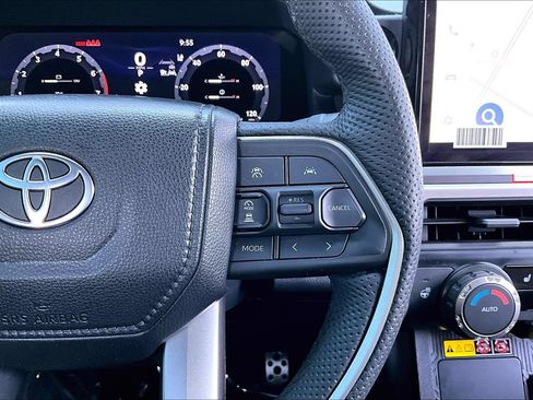 Used 2025 Toyota Tacoma TRD Sport w/ TRD Sport Upgrade Package AWD/4WD image 19