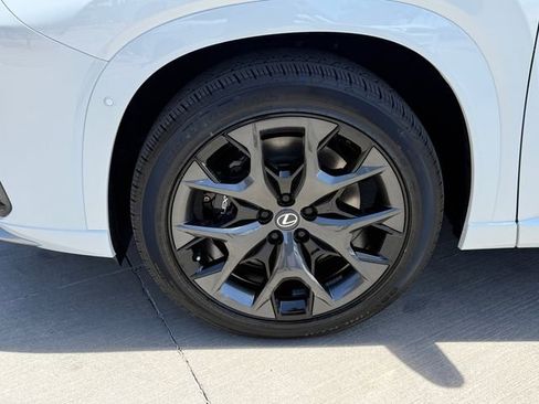 New 2026 Lexus TX 500h AWD image 10