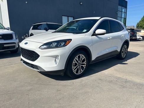 Used 2020 Ford Escape SEL FWD image 3