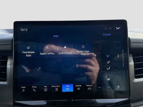 Used 2024 Ford Expedition XLT image 13