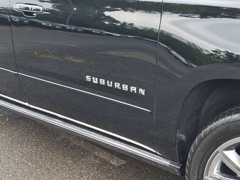 Used 2018 Chevrolet Suburban Premier AWD/4WD image 4