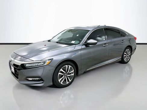 Used 2020 Honda Accord Touring image 3