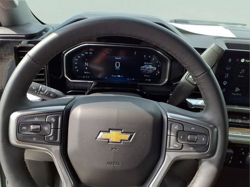 Used 2026 Chevrolet Silverado 1500 LT AWD/4WD image 10