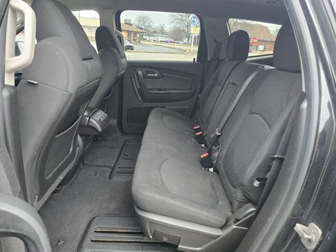 Used 2011 Chevrolet Traverse LT image 17