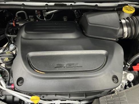 Used 2026 Chrysler Pacifica Select FWD image 36