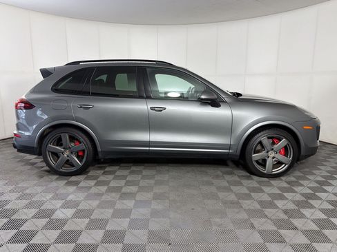 Used 2016 Porsche Cayenne Turbo AWD/4WD image 8