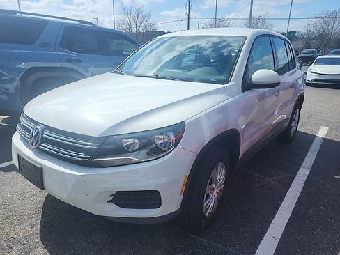 Used 2017 Volkswagen Tiguan Limited image 2